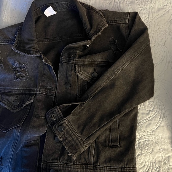 Distressed black denim jacket - Picture 4 of 5
